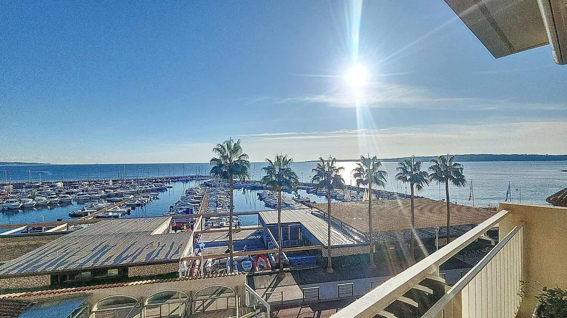 Henri Camille Real Estate- Le Cap - 2 Bedrooms Apt Sea View Cannes 0*,  Frankrig