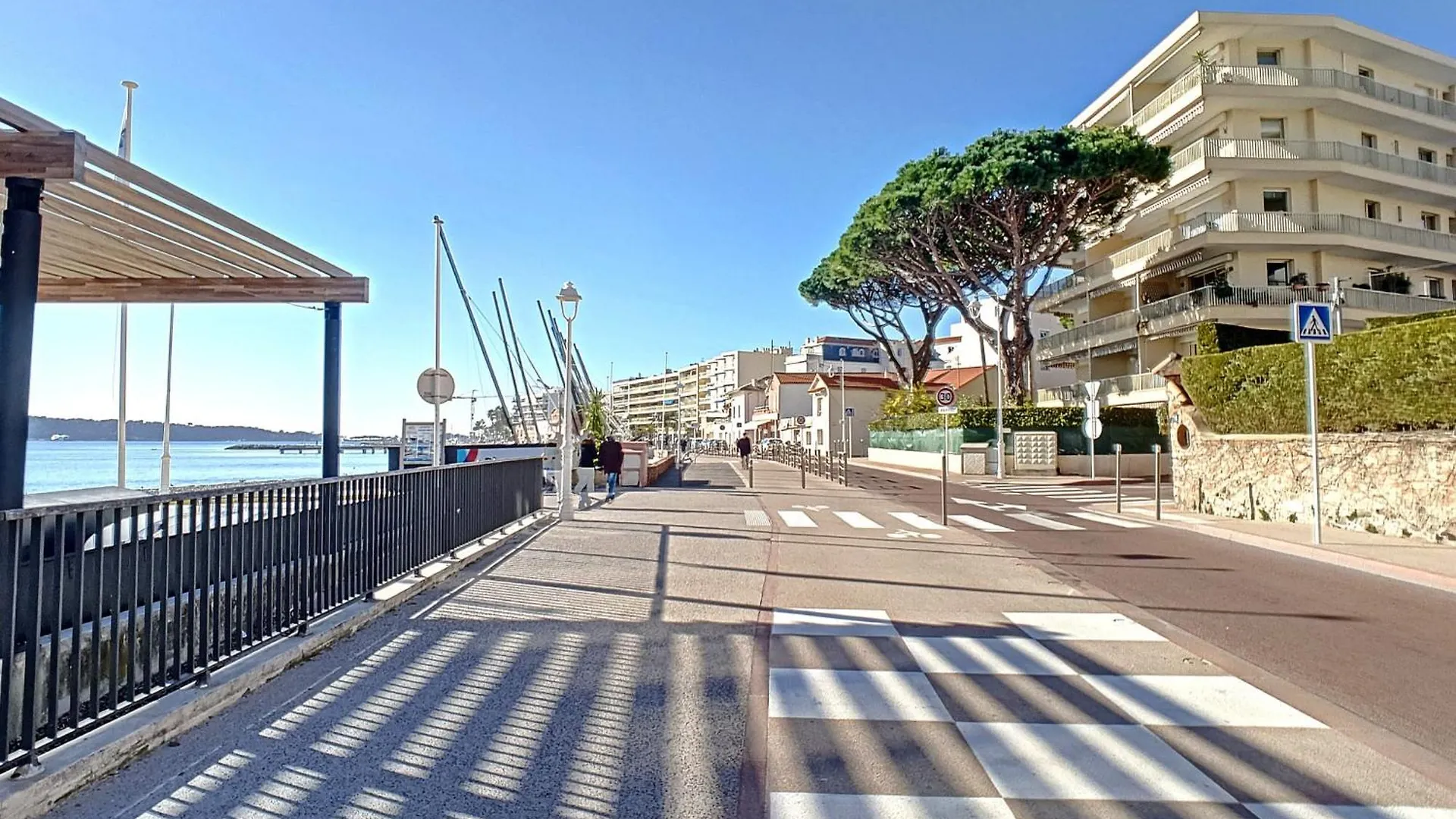 Henri Camille Real Estate- Le Cap - 2 Bedrooms Apt Sea View Cannes Feriehus