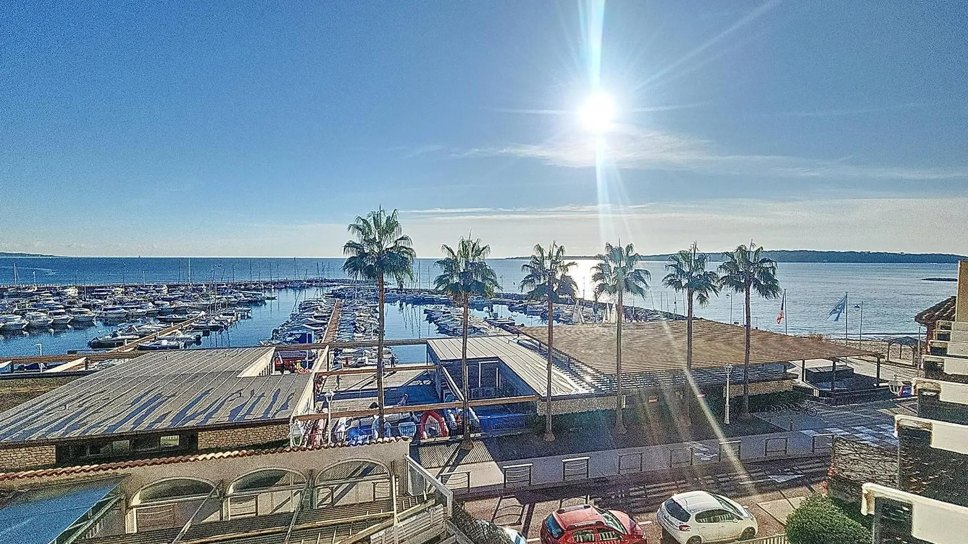 Henri Camille Real Estate- Le Cap - 2 Bedrooms Apt Sea View Cannes